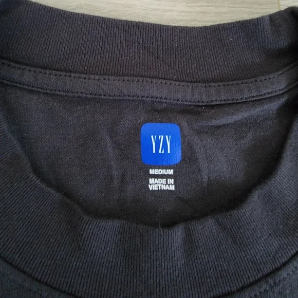 Yeezy GAP Tee T Shirt Black sz Medium - Picture 2 of 3